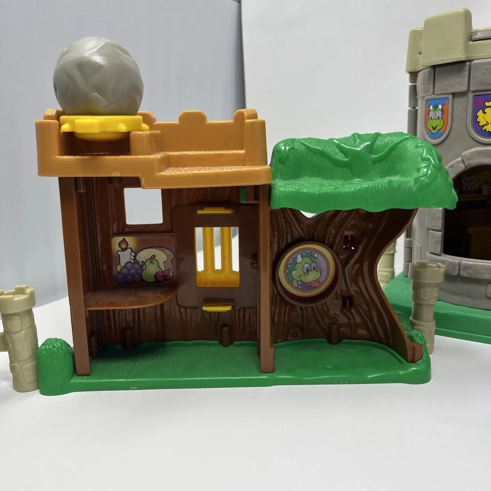 Fisher-Price Little People LiL'Kingdom Castle & Watchful Woodsman Set NO FIGURES